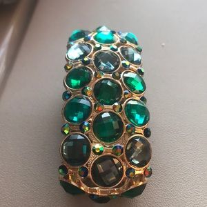 Adjustable green crystal bracelet